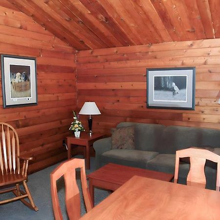 Lac Le Jeune Nature Resort Logan Lake Buitenkant foto