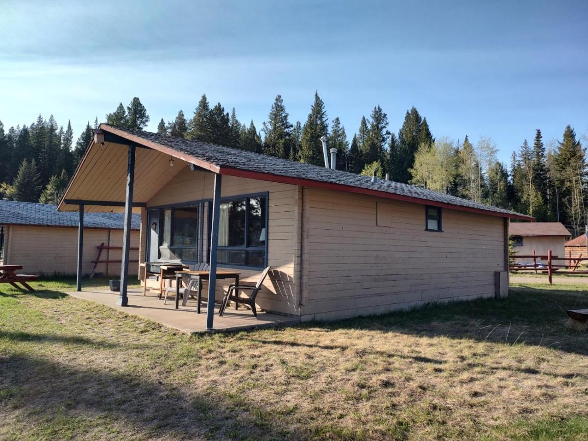 Lac Le Jeune Nature Resort Logan Lake Buitenkant foto