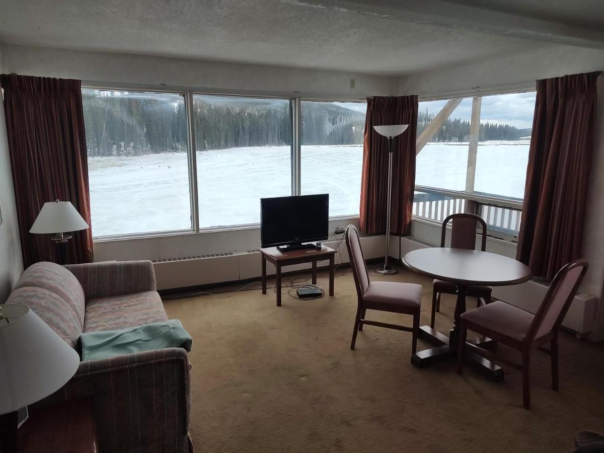 Lac Le Jeune Nature Resort Logan Lake Buitenkant foto