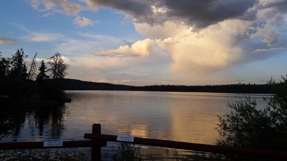 Lac Le Jeune Nature Resort Logan Lake Buitenkant foto