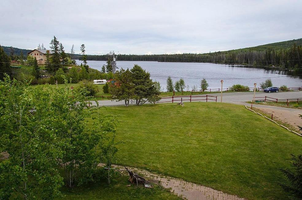 Lac Le Jeune Nature Resort Logan Lake Buitenkant foto