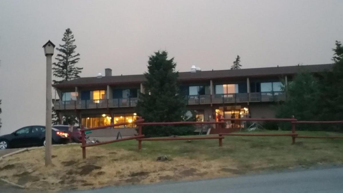 Lac Le Jeune Nature Resort Logan Lake Buitenkant foto